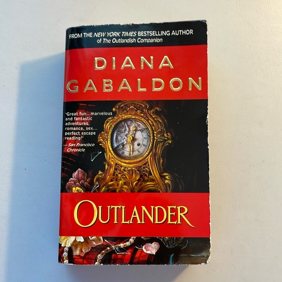 📚2/$6   Outlander #1 in Series - Picture 1 of 12